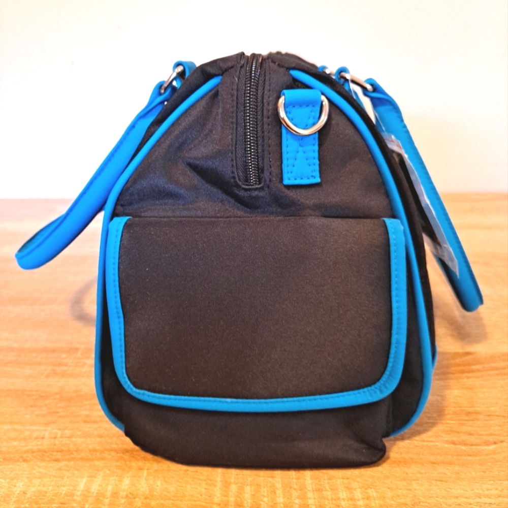 👀 💙 NFL Carolina Panther's Deluxe Handbag nwt - Picture 6 of 13